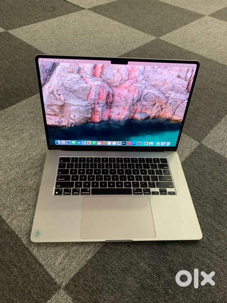 MacBook Air 2023 M2 (15inch) 8GB 256GB Warranty