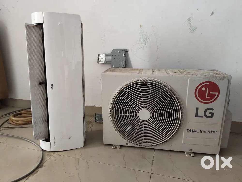 LG Split AC 1.2 Ton available for urgent sale