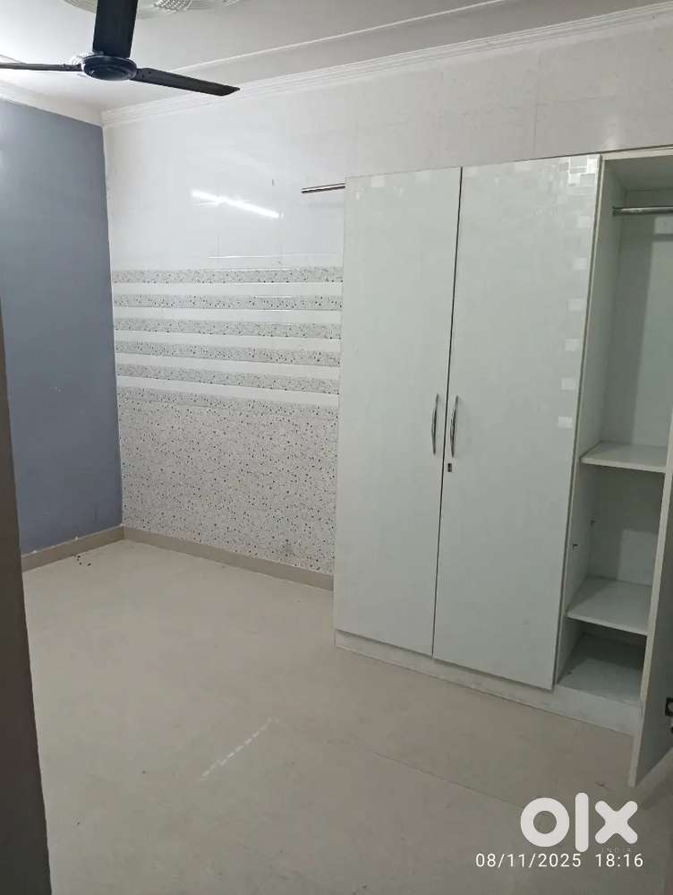 2-room set independent in vikas nagar