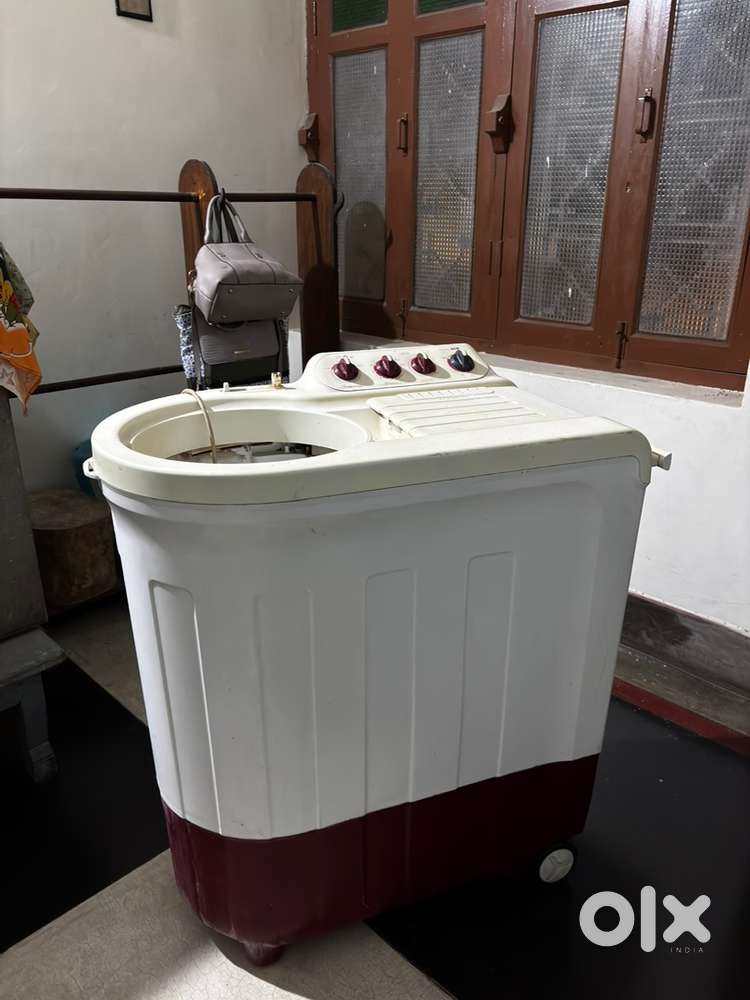 Whirlpool 6.8 kg semi automatic