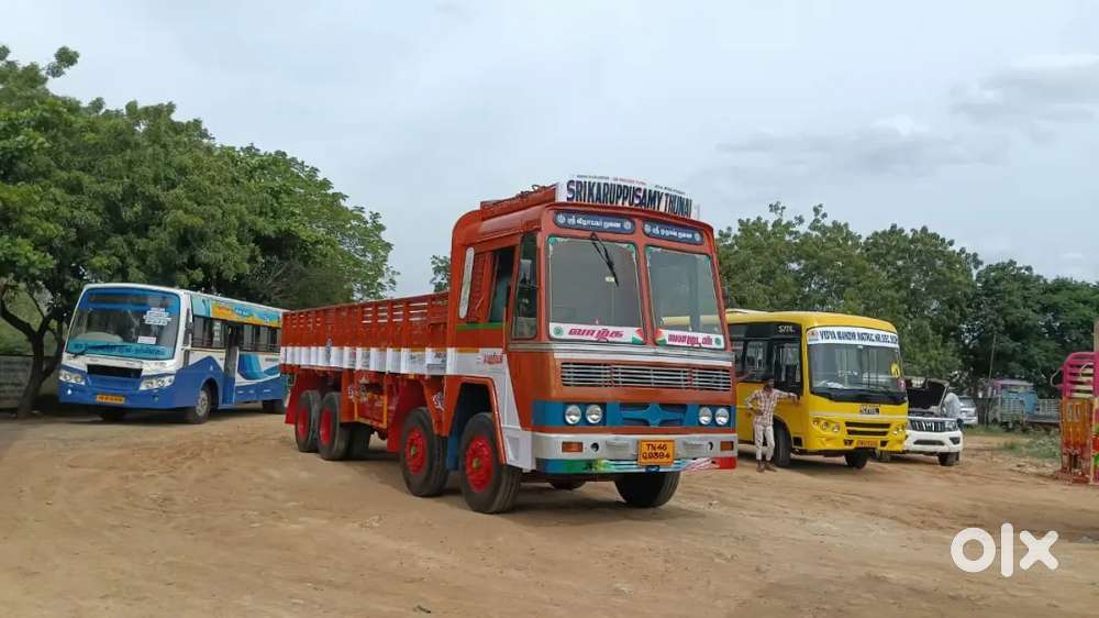 12 Wheel lorry