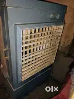 Cooler with stand