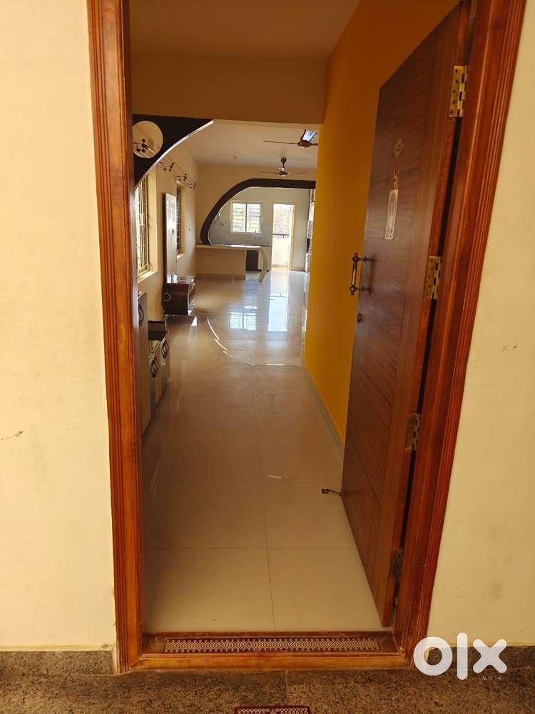 Beautiful 3BHK Apartment for LEASE in  Aishwarya Crystal Layot US723