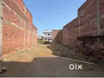 Textile colony me ek kattha plot hai station par
