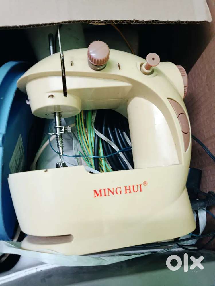 Sewing machine Just 600/- only good Working condition