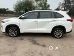 Innova hycross taxi LA02A