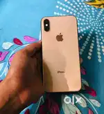 iPhone XS golden colour