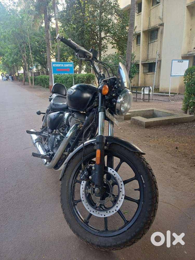 Meteor 350 Stellar matt black