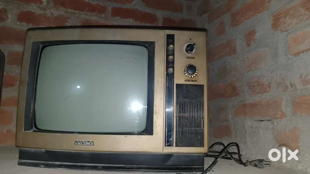 Salora LED TV in blacken white colour