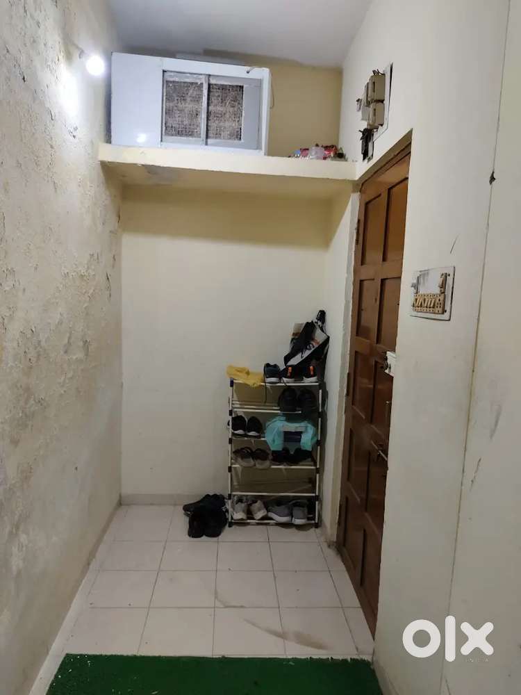 2bhk flat for rent in 20000, in good condition or furnished
