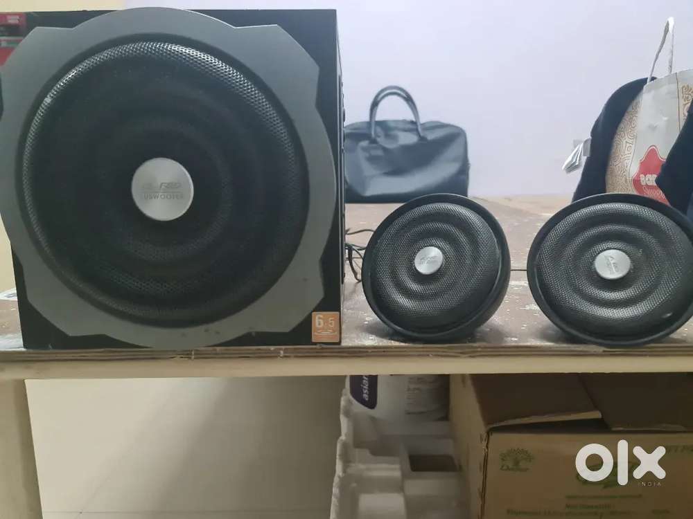 F&D 5000 watt speakers