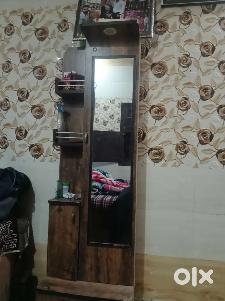 Dressing table