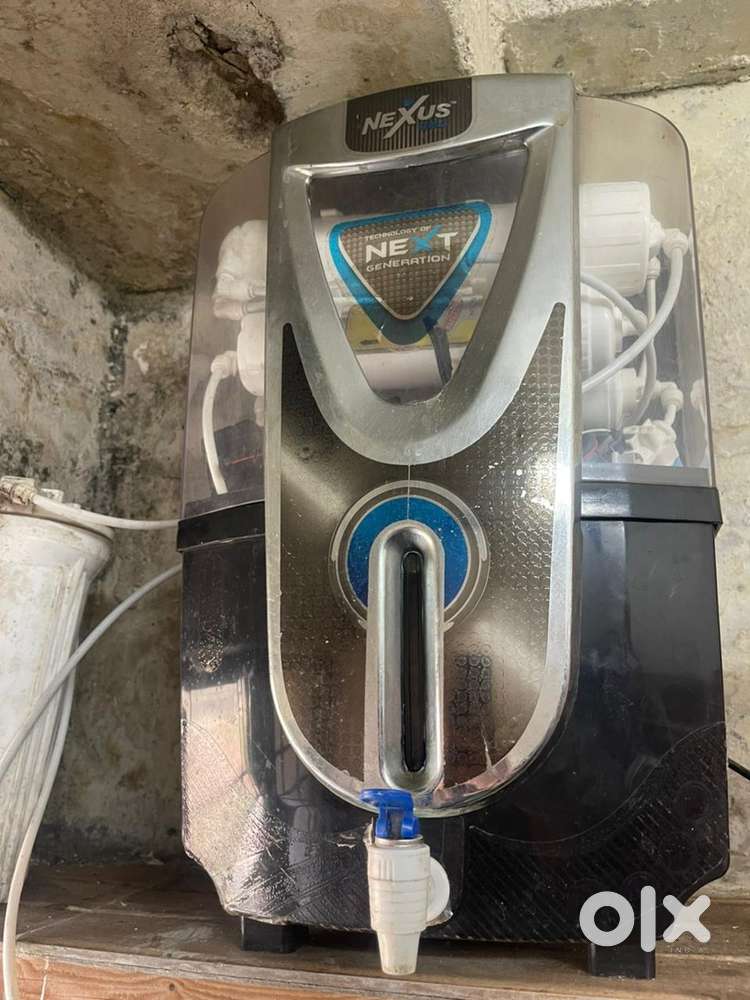Air colour water filter