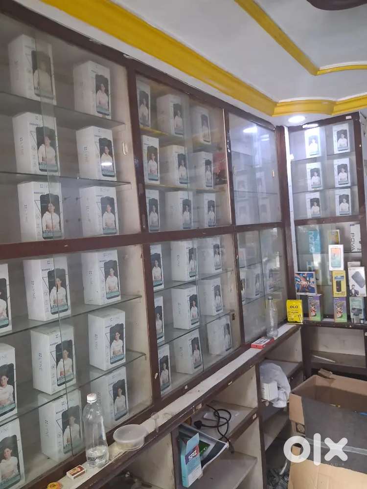 ટોપ લોકેશન ma મોબાઈલ દુકાન ભાડે આપવાની છે