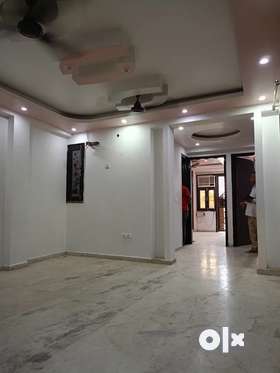 Independent 2BHK flat available for family and bachelor.Facility 24*7 water supply seperate electric...