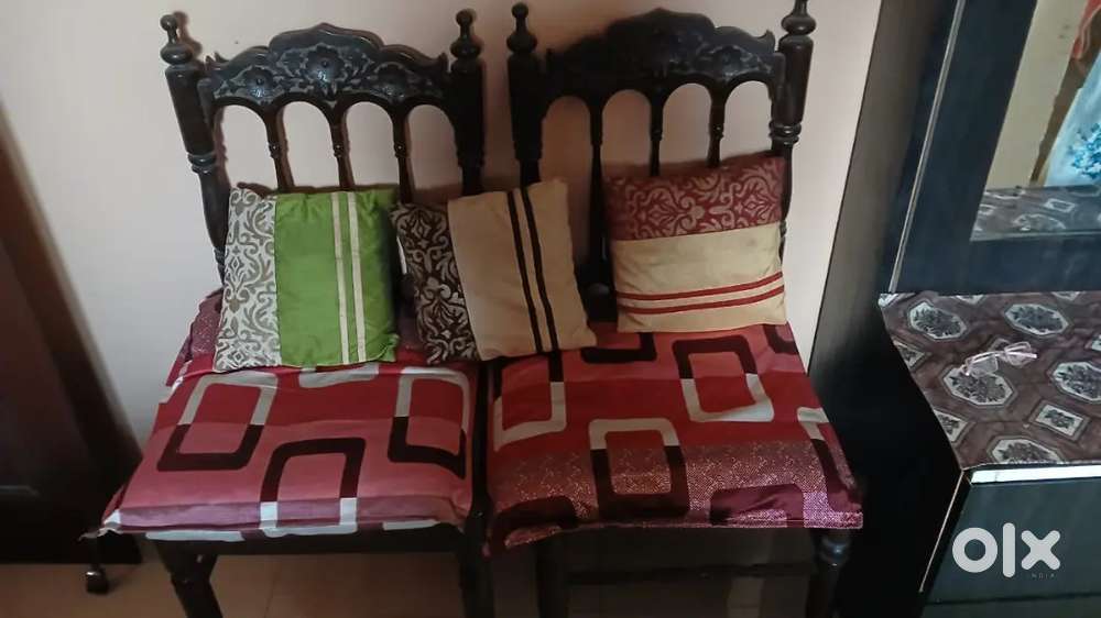 Dinning table and with six chair