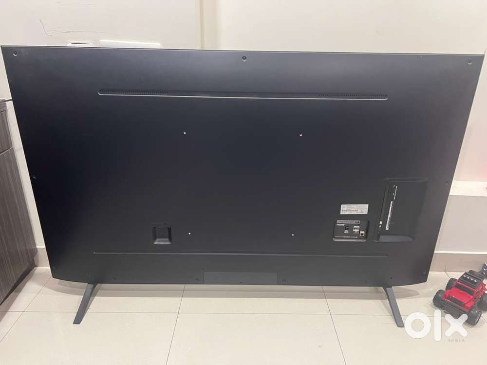 LG 70” LED UHD TV (Screen replacement required)