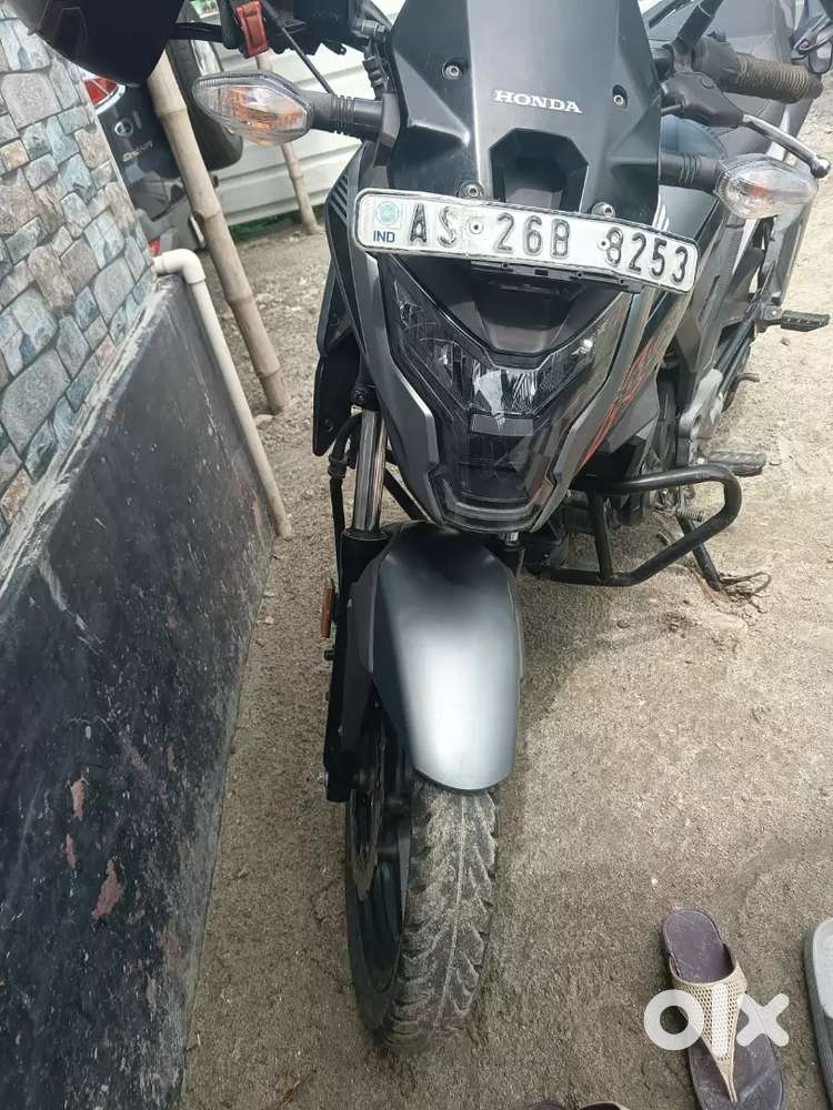 Honda Xblade One handed use