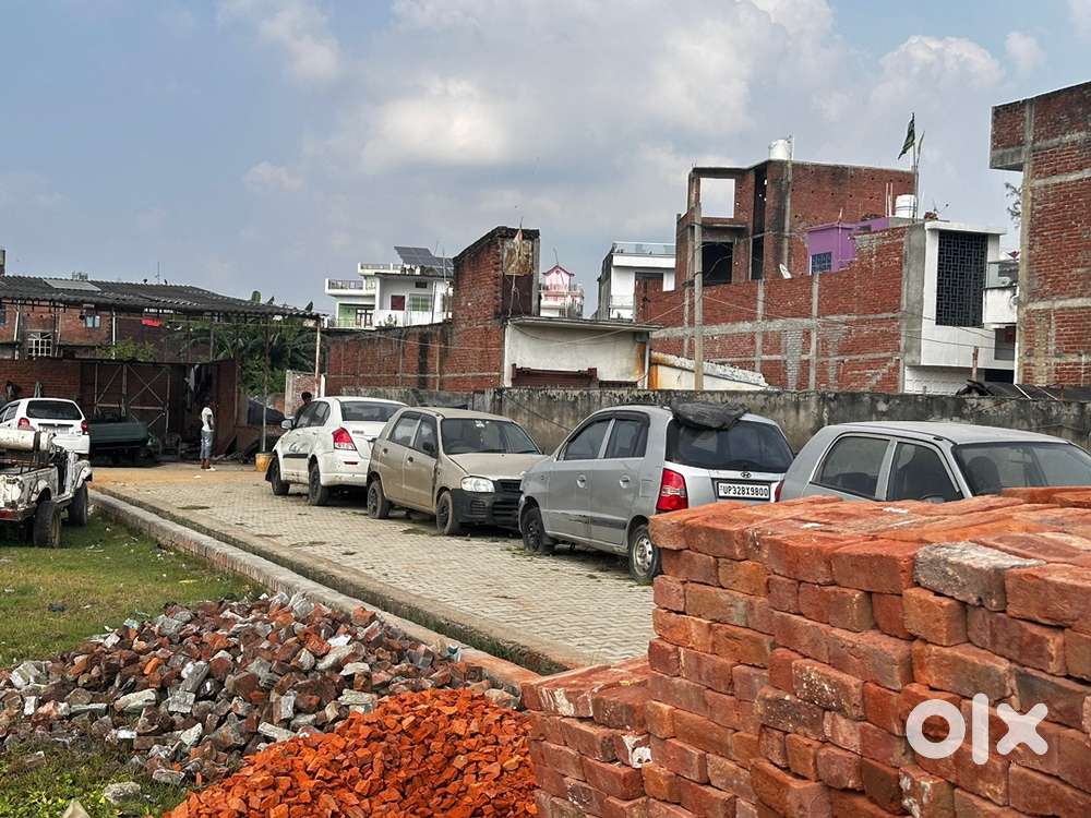 Gola Neechi Bhur me Lakhimpur Raod ke paas plot sell kia ja raga hai