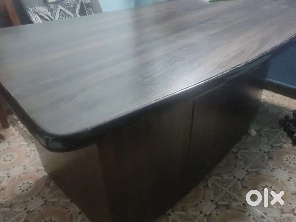 Solid Wooden Table with 3 Detachable Compartments  Excellent Condition