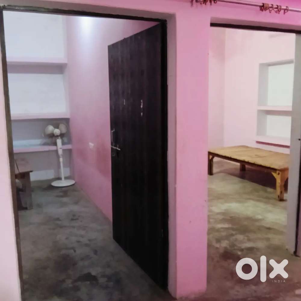 2 bhk room for rent Bajrang vihaar colony near taktakpur gas agency