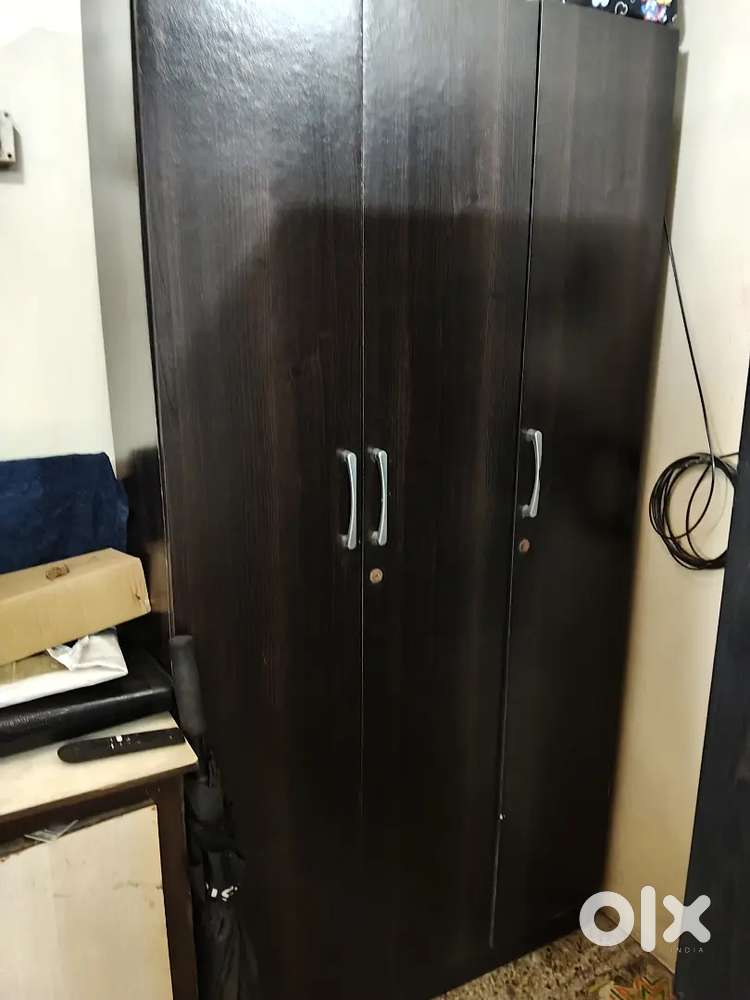 1 set of Cupboard (2 engineering Wood cupboard)