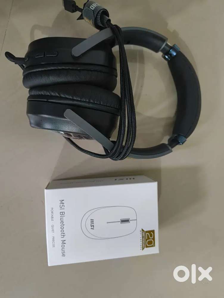 MSI headphone and wireless mouse