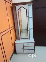 Plywood dressing table
