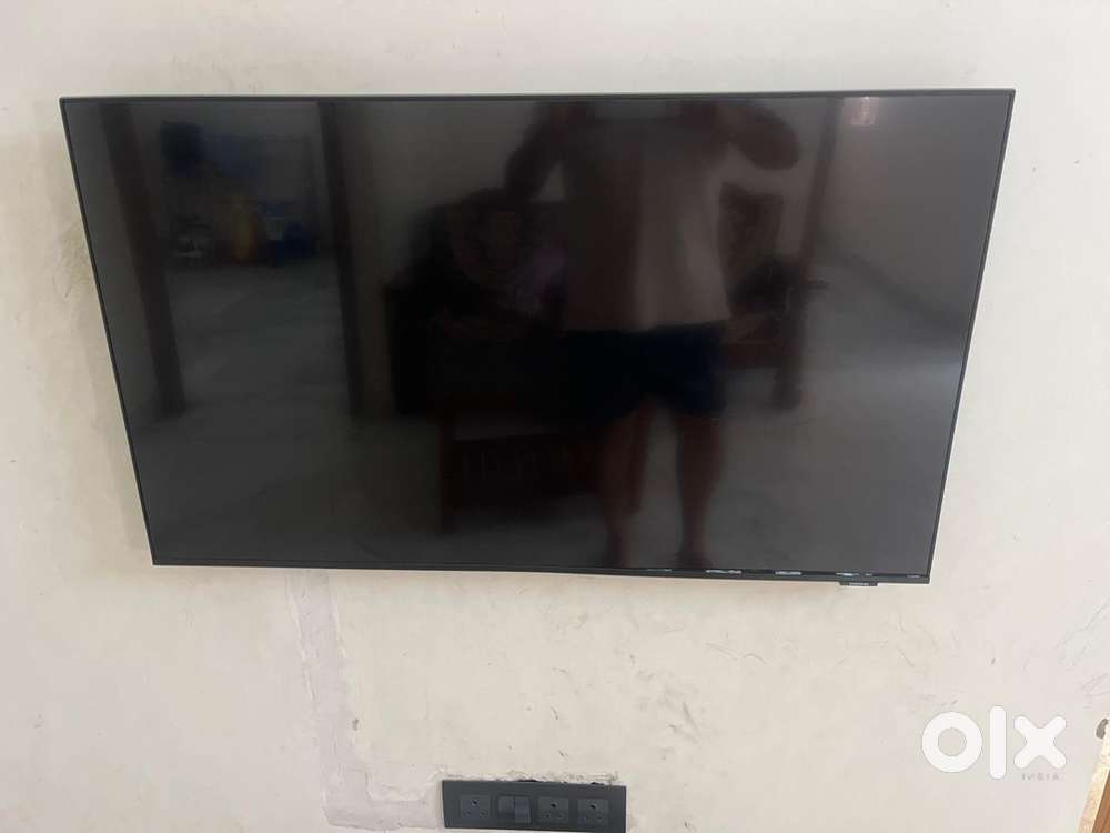 Samsung crystal UHD 4k smart 43 inces tv 2 years old