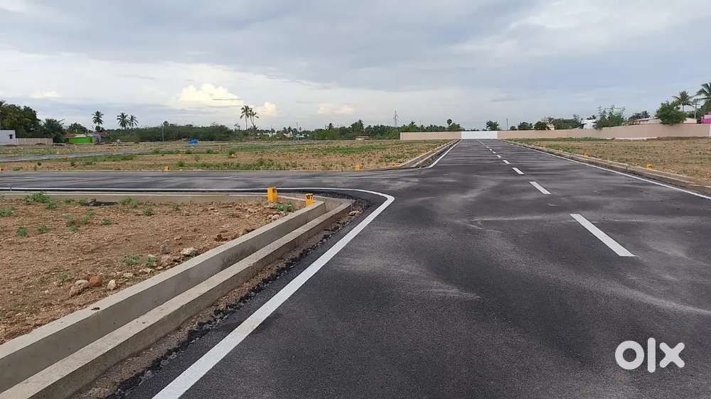 Layout with compound wall.