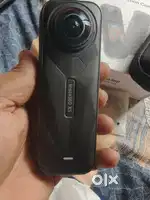 Insta 360x 5 with bill box warranty