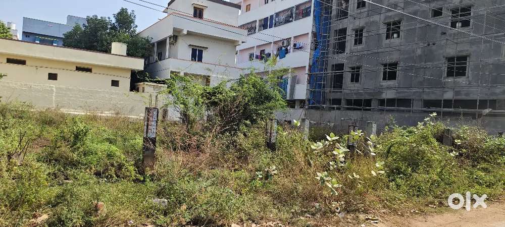 మంగళగిరి హైవేకి 100 మీటర్లు దూరంలో గణపతి నగర్ ఇళ్ల మధ్యలో ప్లాట్