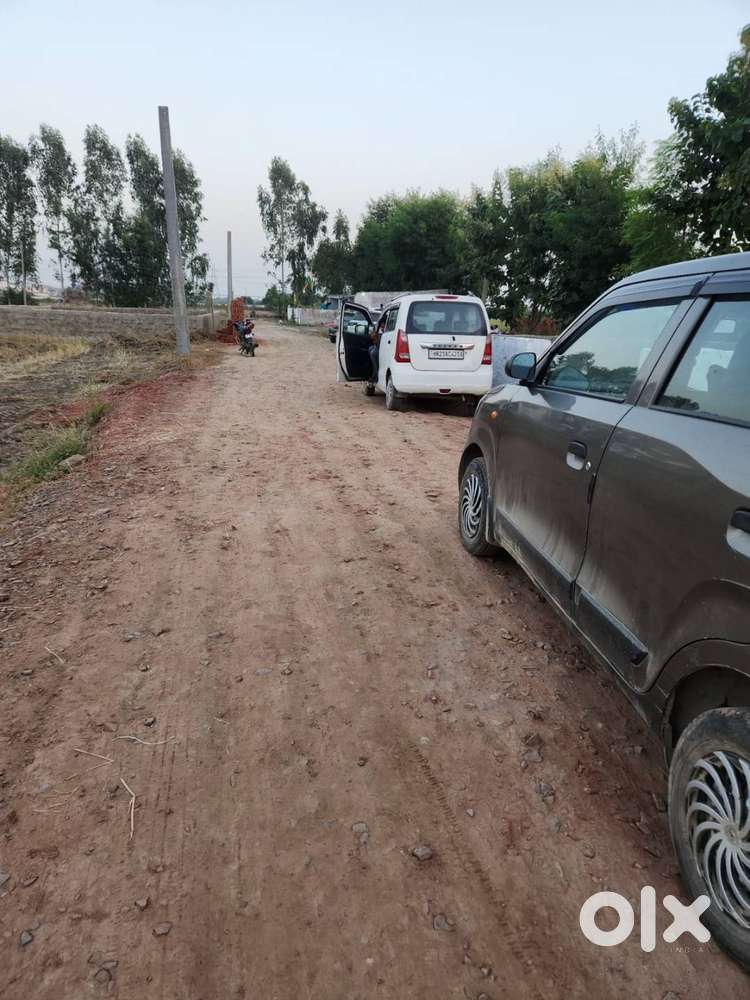 REGISRTY WITH BANK LOAN PLOTS IN NOIDA NEAR AMITY UNIVERSITY 25000/SY