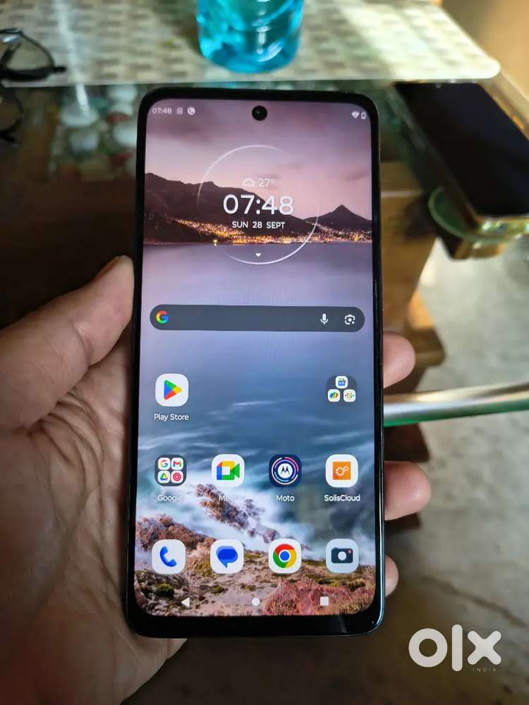 Motorola G62 5G phone with box and all accessories