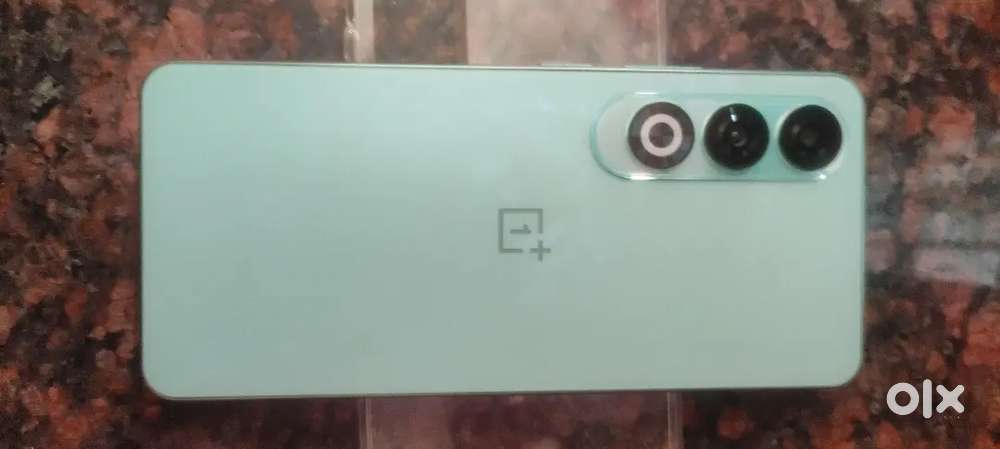 One plus nord CE 4 5g rem 8gb rom 256 - 21/3/25