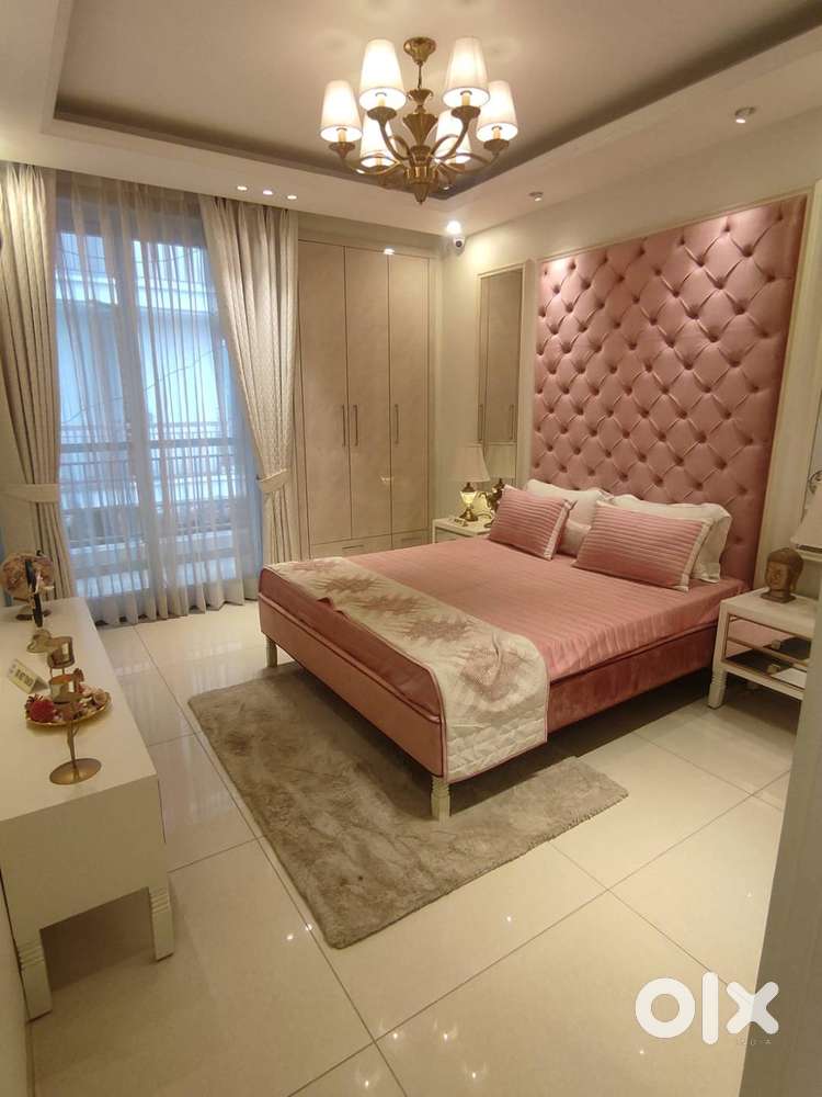 Ready to move 3bhk Flats For Sale in Zirakpur near Chandigarh Highway