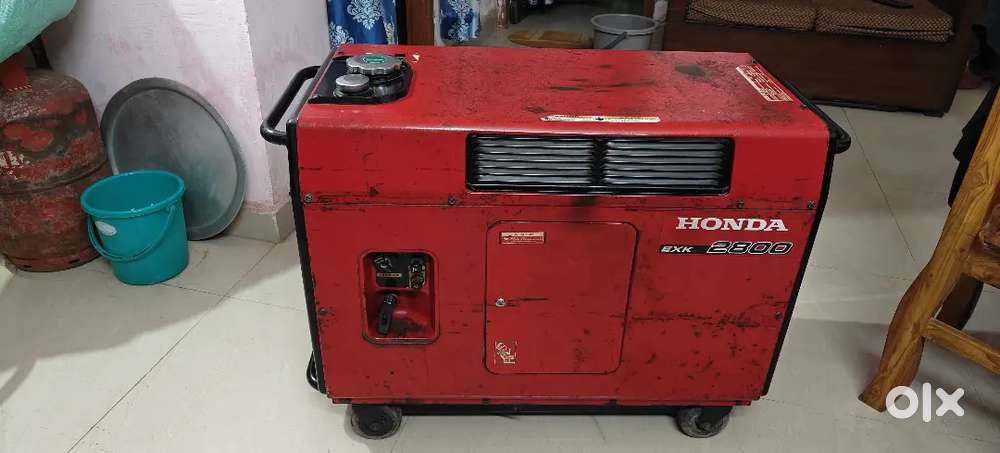 Silent Honda EXK 2800 Generator runs on kerosene/petrol