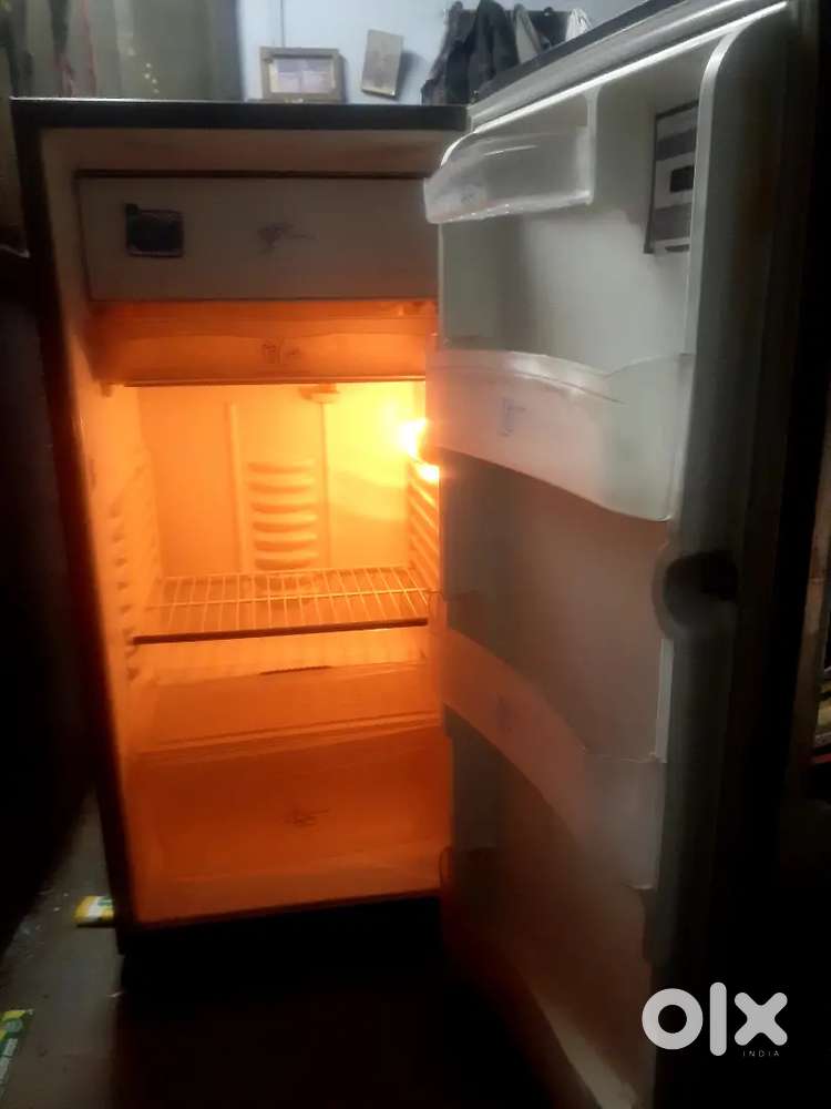 Whirlpool fridge good working conditions.