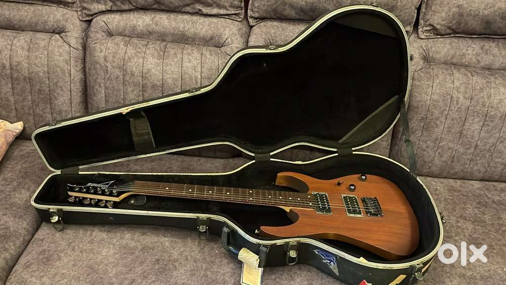 Ibanez RG421 Electric Guitar with Hard Case