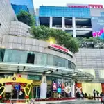 Shopping mall job boys and girls