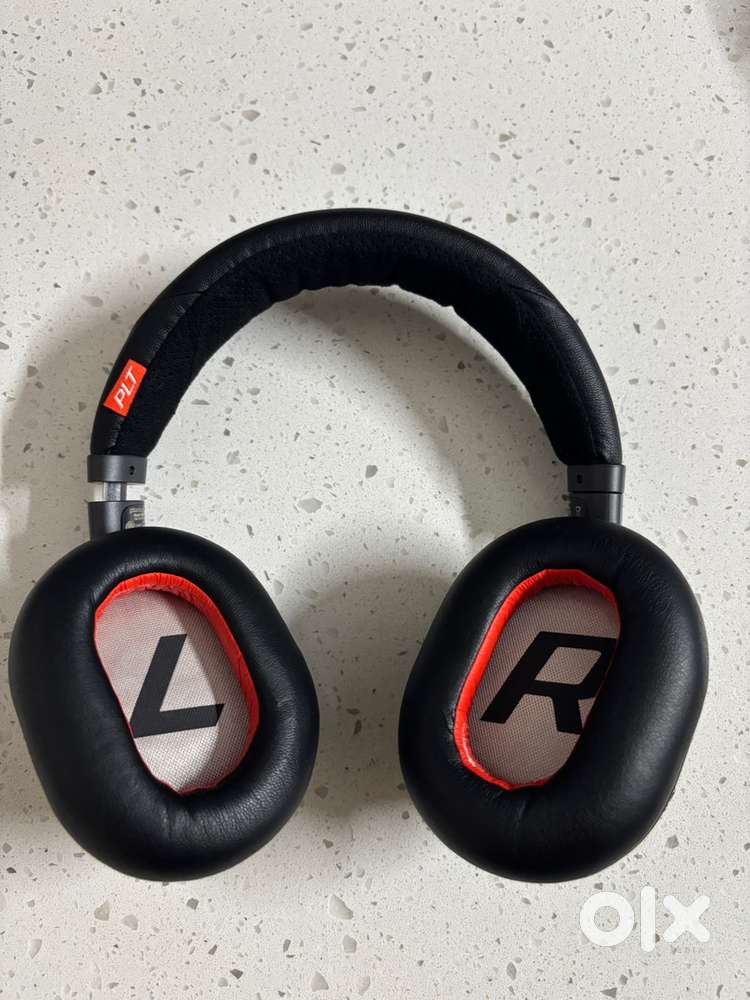 Plantronics Poly V8200 headset available