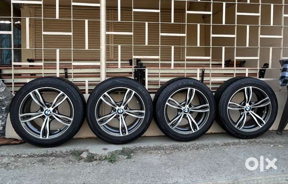BMW M SPORTS ALLOYS & TYRES 18 INCH (EXCELLENT CONDITION)