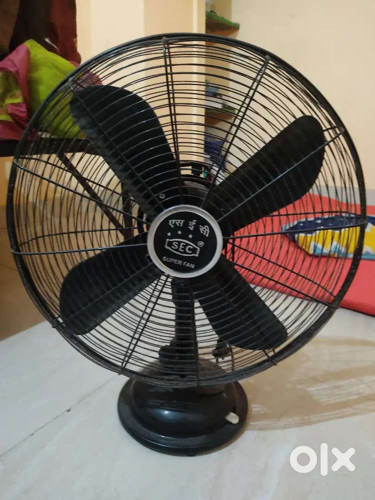 Electric Table Fan only Rs 800