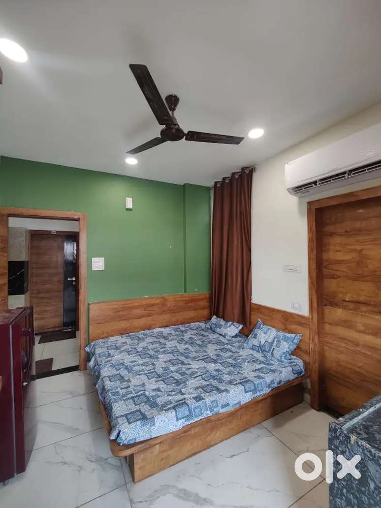 Fully Furnished 1Rk Zero Brokrege Near Bombay Hospital Square