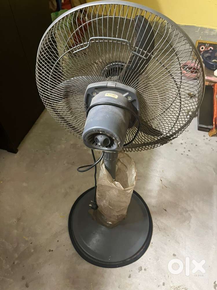 STAND FAN only 6 mounth use