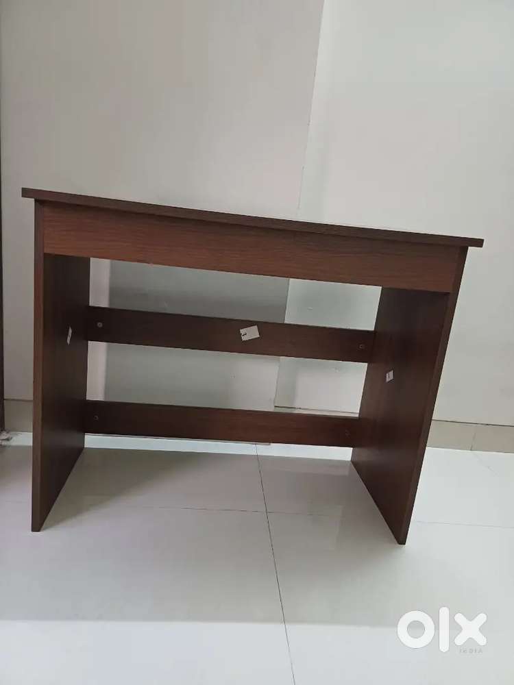 Wood Computer Desk, Laptop Study Table for Office / Home Modern Desk