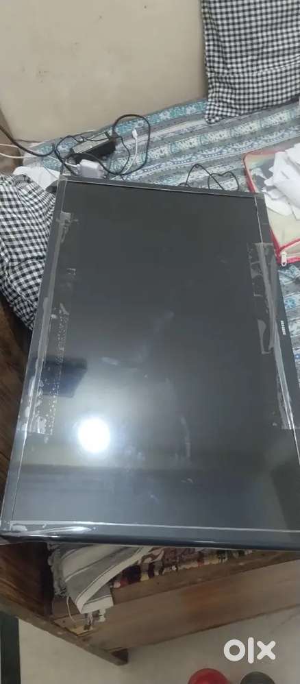 SUMSUNG 32 INCH