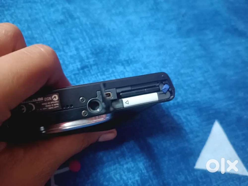 Sony cybershot old mode with chrger and it's small cover