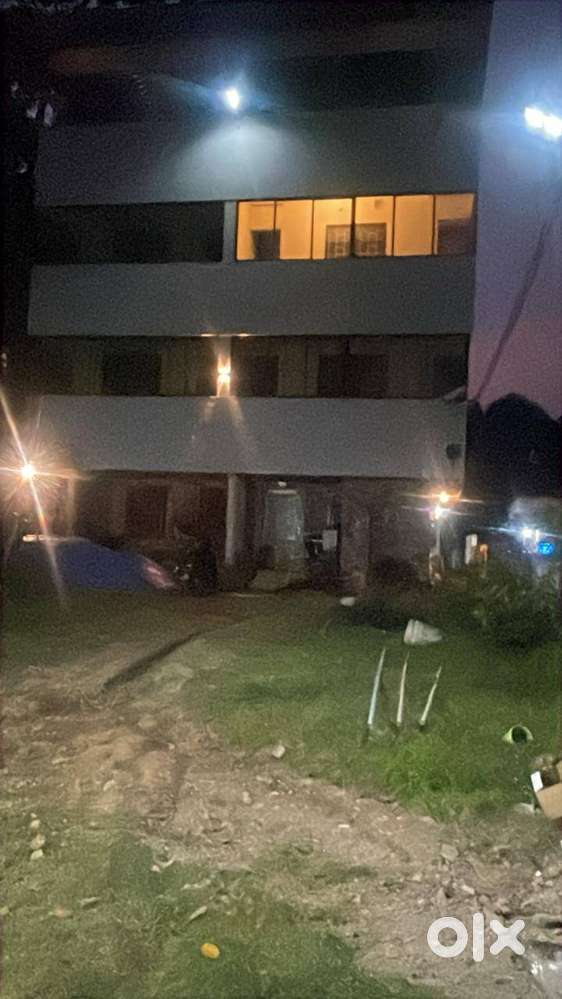 New building for monthly or daily rent