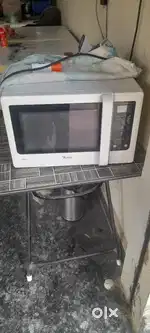 480 l freez,2 stoves,1michi counter,micro oven